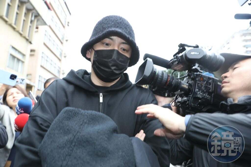 王大陸出庭「忘帶身分證」被法官問　網笑：在開庭與開溜間選擇開天窗
