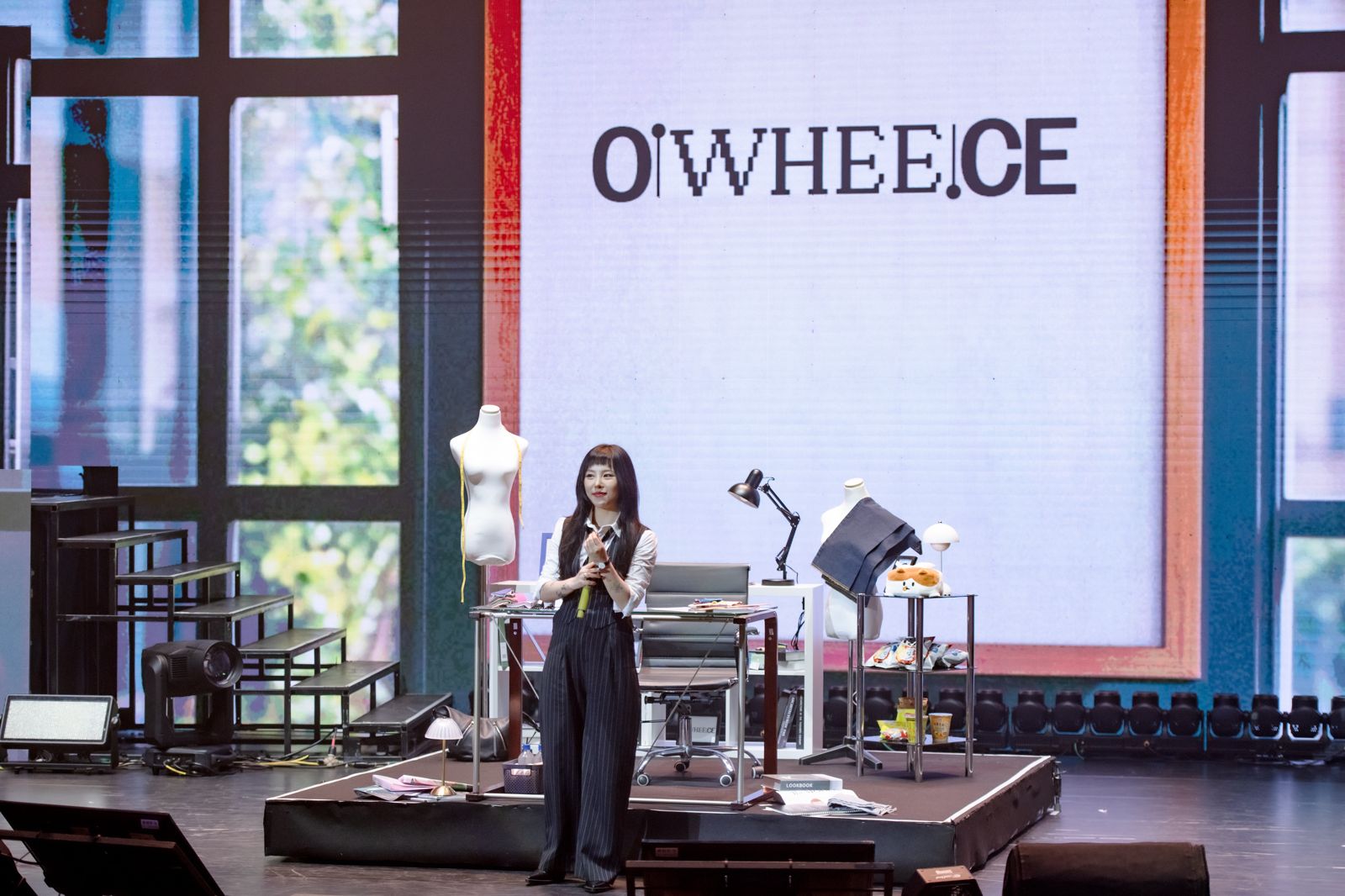 輝人《OWHEECE》辦公室12月高流見　化身「丁代表」嗨翻全場
