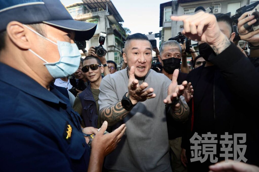 「小瑋」現身了？po文強調沒勒索2000萬　他再嗆館長：你被蒙蔽了雙眼